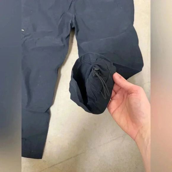 Eddie Bauer Tech Capri Pants Women's Size 6
Navy Storm Repel UPF50 - Picture 7 of 10